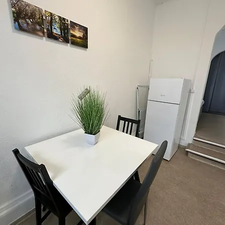 Appartement Monteurwohnungen Naehe Holsten Galerie