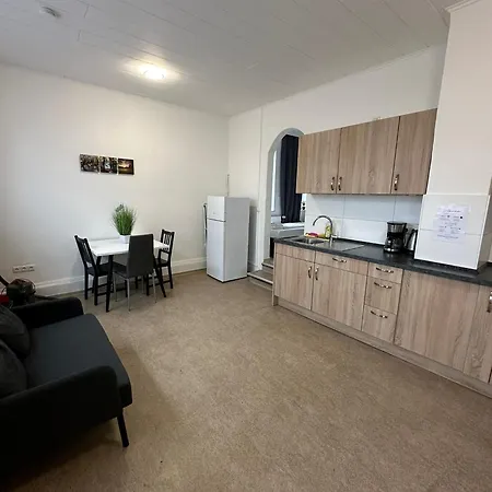 Monteurwohnungen Naehe Holsten Galerie *