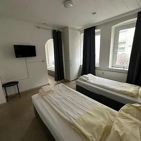 Apartment Monteurwohnungen Naehe Holsten Galerie *