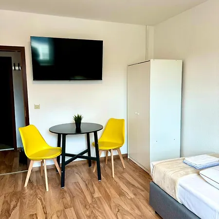 Apartment Monteurwohnungen Naehe Holsten Galerie *